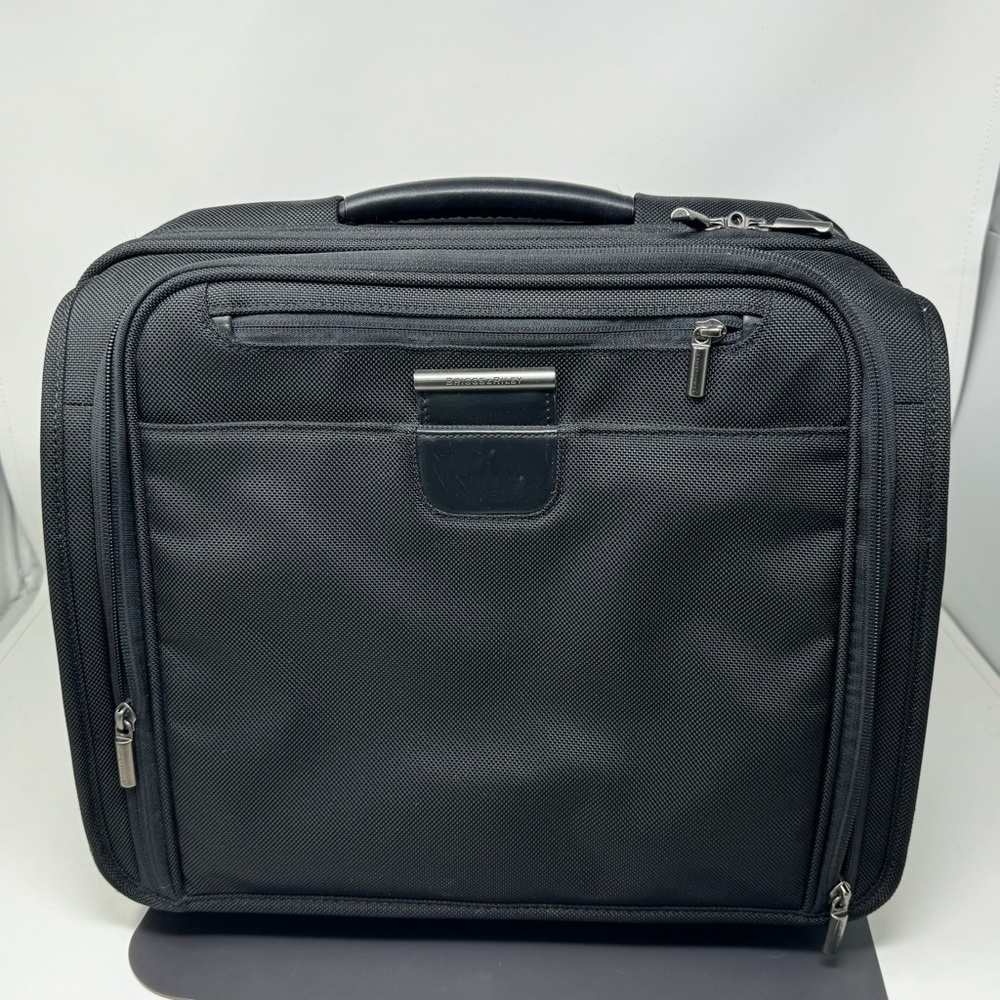 Briggs & Riley Executive Slim Rolling Briefcase kr305-4 underseat